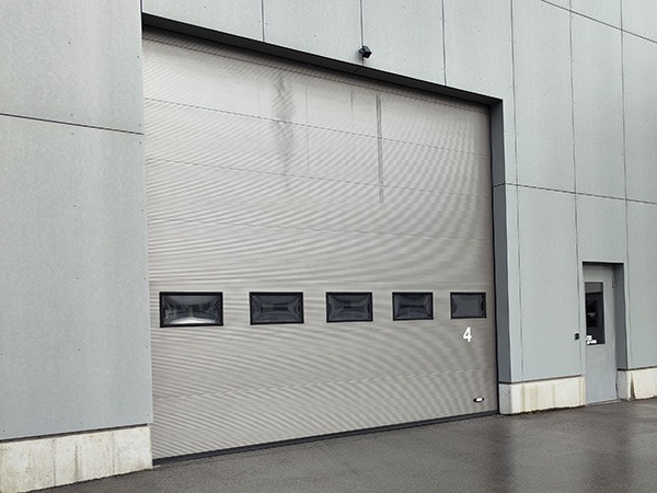 什么是工業提升門