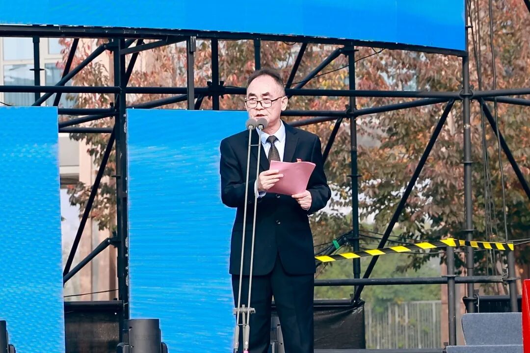 刘校.JPG 刘校.JPG