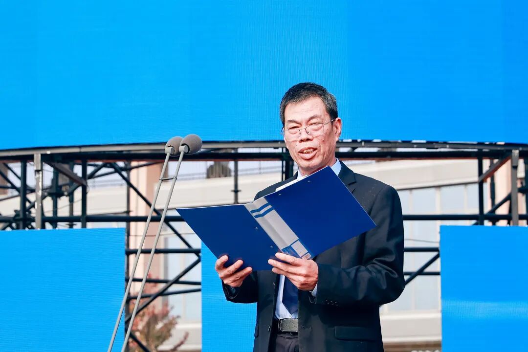 徐校长.JPG 徐校长.JPG