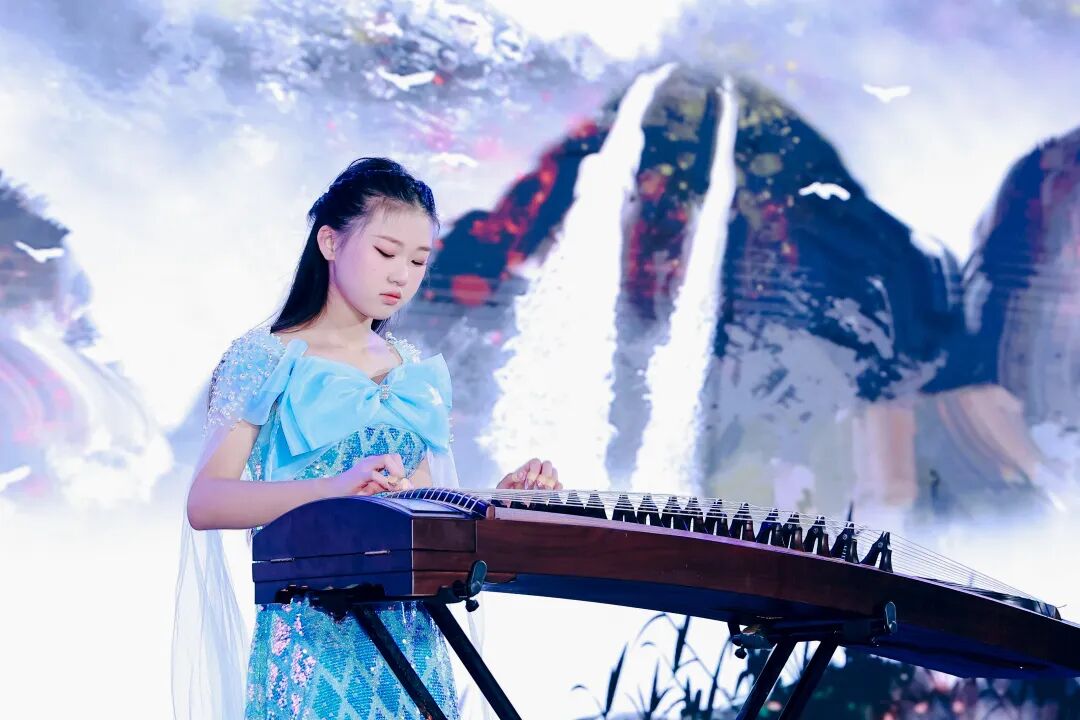 古筝.JPG 古筝.JPG